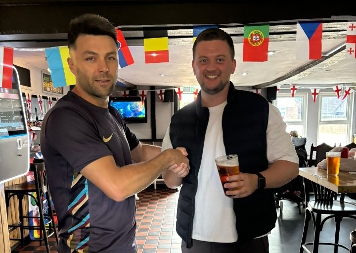 Zac Hallett signs!! 
This lad knows where the net is let's just hope he can hit the back of it for us.
Fun fact - Zac once had a bath with his dad when he 15 years old. Each to their own.
Welcome Zac 💚