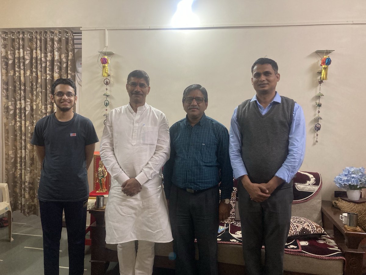 आज पुणे में मेरे निवास स्थान पर⁦<a href="/DrRajSharan/">Dr. Rajsharan Shahi</a>⁩ जी मा .राष्ट्रीय अध्यक्ष अभाविप आए थे सरल सात्विक समर्पित कार्यकर्ता का आदर्श उदाहरण देखने को मिला . ऐसे व्यक्तित्व ही संघटन की शान होती है और वो संघटन का मान बढ़ाते हैं ⁦<a href="/ABVPVoice/">ABVP</a>⁩ ⁦⁦⁦<a href="/yagywalkya/">Yagywalkya Shukla 🇮🇳 याज्ञवल्क्य</a>⁩