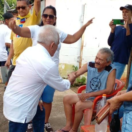 El #10Jul fue propicio para que los #ADecosEnResistencia visitaramos a las familias de Barrio Aguao, Barrio Humbold y Calle Bermudez de #PtoAyacucho y asi lo hicimos, con el claro msj de unidad y voto por <a href="/EdmundoGU/">Edmundo González</a> en la tarjeta de la MUD.

Si se puede lograr un cambio #ADelante