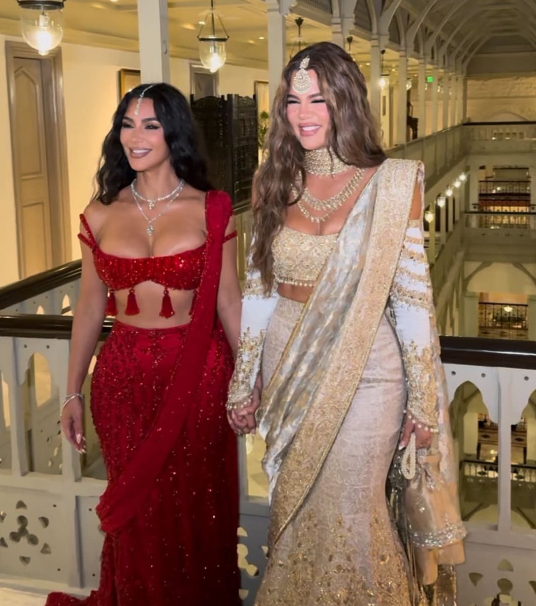 Scarletsinners's tweet photo. Kim and Khloe Kardashian at Anant Ambani’s wedding in India. https://t.co/U6ZyiPAZUw
