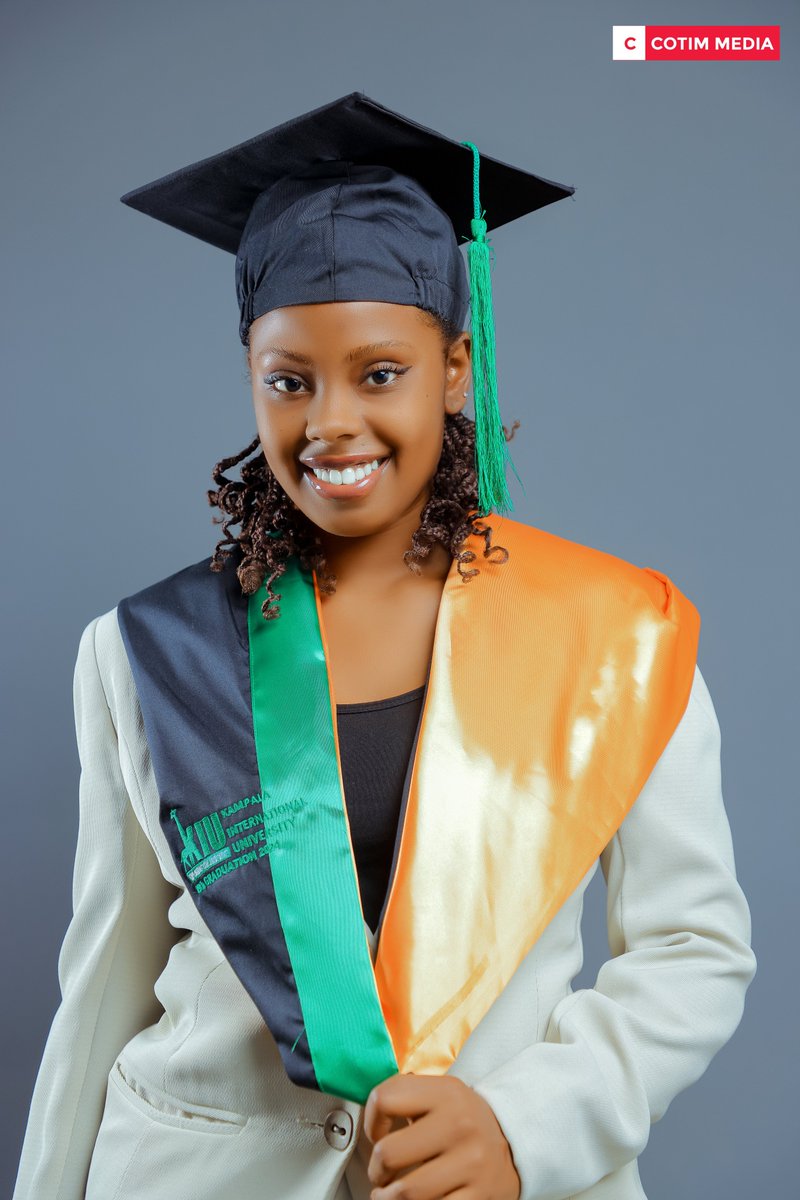 cotimmedia's tweet photo. Happy KIU Graduate in Studio Photo-shoot https://t.co/su1vjsejN0