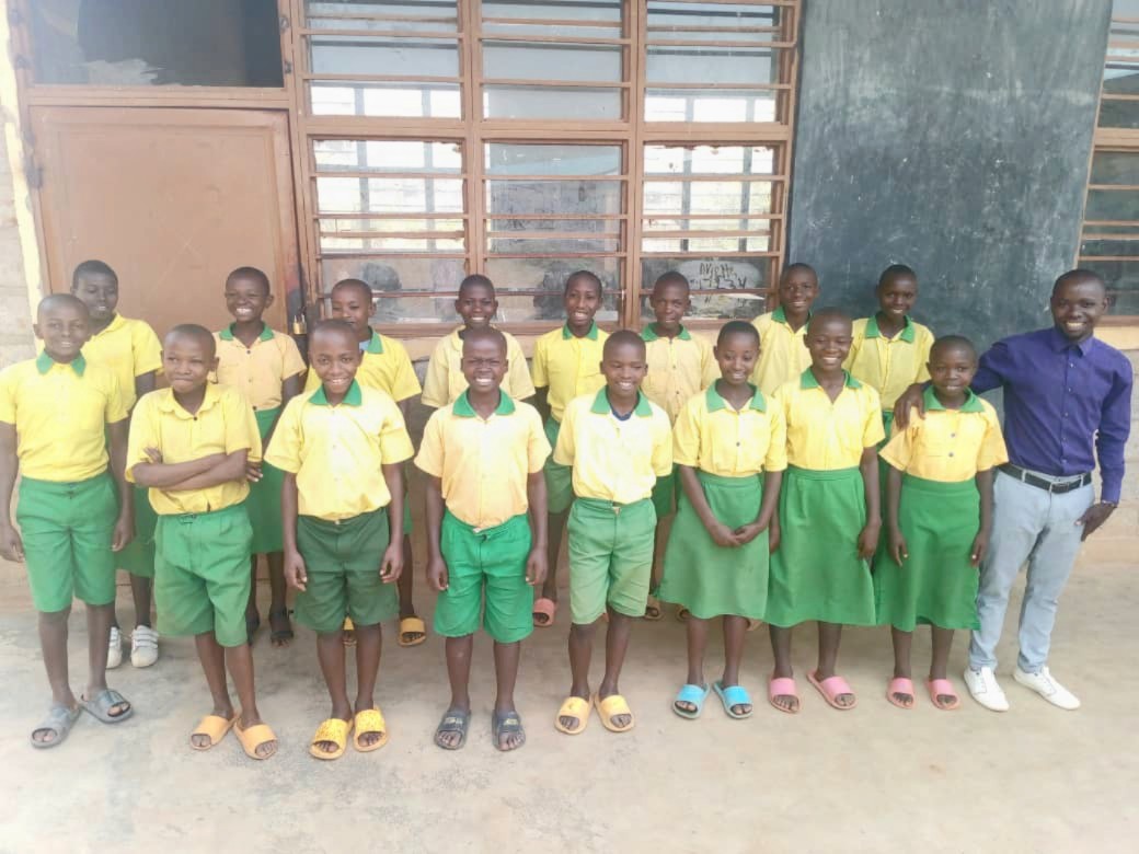 CheminLumiere's tweet photo. La deuxième cohorte de l'école Saint-Abel termine le primaire.

Un merci sincère à nos donateurs, partenaires, commanditaires et les médias qui nous soutiennent afin que nous puissions bâtir un meilleur avenir pour les enfants.

Pour nous appuyer, visitez https://t.co/A0WWClueDH https://t.co/DT1QrAys0d