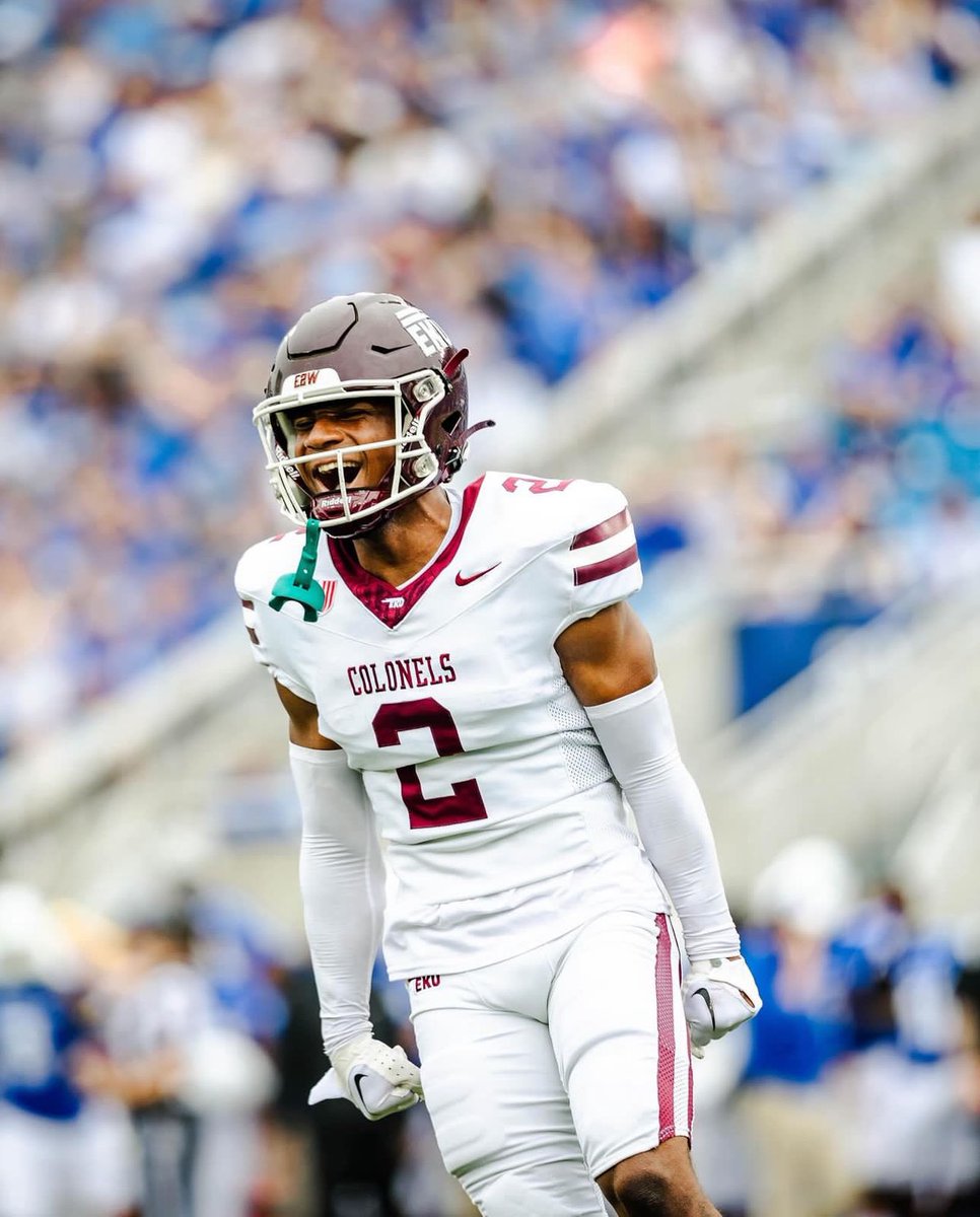 Blessed to receive an offer from Eastern Kentucky University #AGTG✝️<a href="/CoachDerekDay/">Derek Day</a> <a href="/_Elite3/">ELITE 3</a> <a href="/RileyElite3/">Riley Howard III 🇲🇭</a>