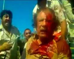 MuftiMufta's tweet photo. پاکستان کے بحران کو لیبیا کی تاریخ سے سمجھو !!!

مریم کیا سولر وولر دے رہی ہے، اس سے کچھ نہیں ہوگا، عوام ووٹ لنگڑے خنزیر کو ہی ڈالے گی۔۔۔۔ کیوں؟؟

دنیا میں عوام کو سب سے زیادہ سہولیات لیبیا کے کرنل قذافی نے دی تھیں، عوام کو روٹی، پانی، بجلی، تعلیم، صحت، پیٹرول، شادی کے اخراجات، بلا سود قرضے تقریبا مفت دیے ہوئے تھے ۔۔۔ 
طاقطور فوج، پولیس، انٹلیجنس ایجنسیاں، انفراسٹرکچر ۔۔۔ تفریحی سہولیات سب کچھ میسر تھا

مگر امریکا نے قذافی کی بینڈ بجانی ہی بجانی تھی، انہوں نے عمرانڈو لنگڑے کتے جیسے کئی سیاسی کتے پالے، عوام کا برین واش کیا، جعلی جمہوریت کے سپنے دکھائے

مگر قذافی کی قیادت میں عوام کو میکسیمم مل رہا تھا، کوئی اور سسٹم اس سے زیادہ عوام کو کیا دے سکتا تھا؟

 اور انہوں نے ستر سالہ بوڑھے قذافی کو گڑھے سے نکال کر بری طرح مارا پیٹا اور پھر گولی سے اڑادیا ۔۔۔ 

آج لیبیا کے عوام پینے کے پانی، روٹی اور بجلی تو ہماری طرح ہی ترس رہے، ملک دہشت گرد جہادی تنظیموں کا اڈا بنا ہوا ہے، لوگ کتے کی طرح قتل کردیے جاتے ہیں

پاکستان چونکہ امریکہ کے کیمپ سے نکل کر چین اور روس کی جانب رجحان دکھا رہا، سی پیک کو بحال کررہا اور ایران سے پیٹرول لینے کا سوچ رہا ہے تو لنگڑے کلٹ کے ساتھ ساتھ اسی فیصد ججز، میڈیا ہاؤسز، اینکرز، صحافی، منافق میر، مطیع، طور جیسے ایجنٹ بذریعہ ٹائکون خریدے گئے ہیں، اور یہ سب ملکر پاکستان مین بحران لارہے ہیں