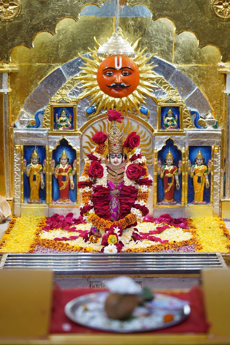 Adhyayan_Online's tweet photo. ॥ ॐ नमामि देवी माँ ताप्ती ॥
पुण्य सलिला जीवन दायनी सूर्यपुत्री माँ ताप्ती जन्मोत्सव की सभी श्रद्धालुओं को हार्दिक शुभकामनाएं।
माँ ताप्ती से प्रार्थना करता हूं सभी को जीवन में उन्नति प्रदान कर सकुशल संपन्न रखे ।
#multai
#MaaTapti
#taptiriver
#tapti https://t.co/3INzuqj0HF