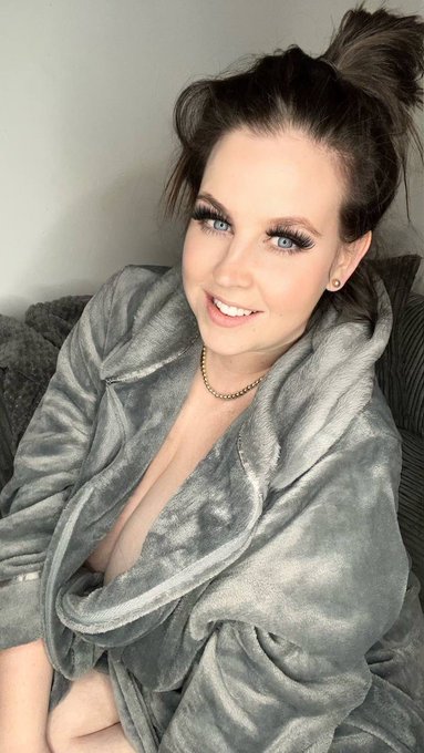 Subscribe to my free page for daily nudes and vids!! https://t.co/mMQVOL7mR5