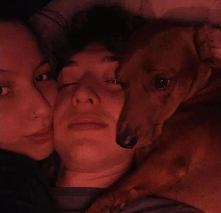 - Anoche soñé contigo
- ¿Qué soñaste?
- No recuerdo…