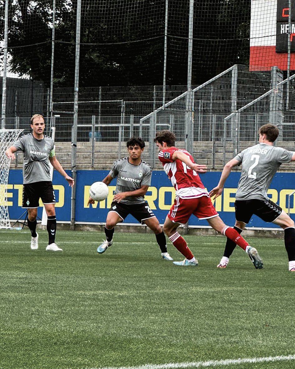 werderbremen's tweet photo. Ein Spiel auf Augenhöhe 👀⚽️
Die #WerderU23 sichert sich gegen die U23 von Fortuna Düsseldorf ein 1:1-Remis. Joel #Imasuen traf dabei für den SVW. 💚
Wie die Partie verlief, könnt ihr hier nachlesen 👉 https://t.co/5DVsru6yE5
#Werder https://t.co/6rFfLAQgMf