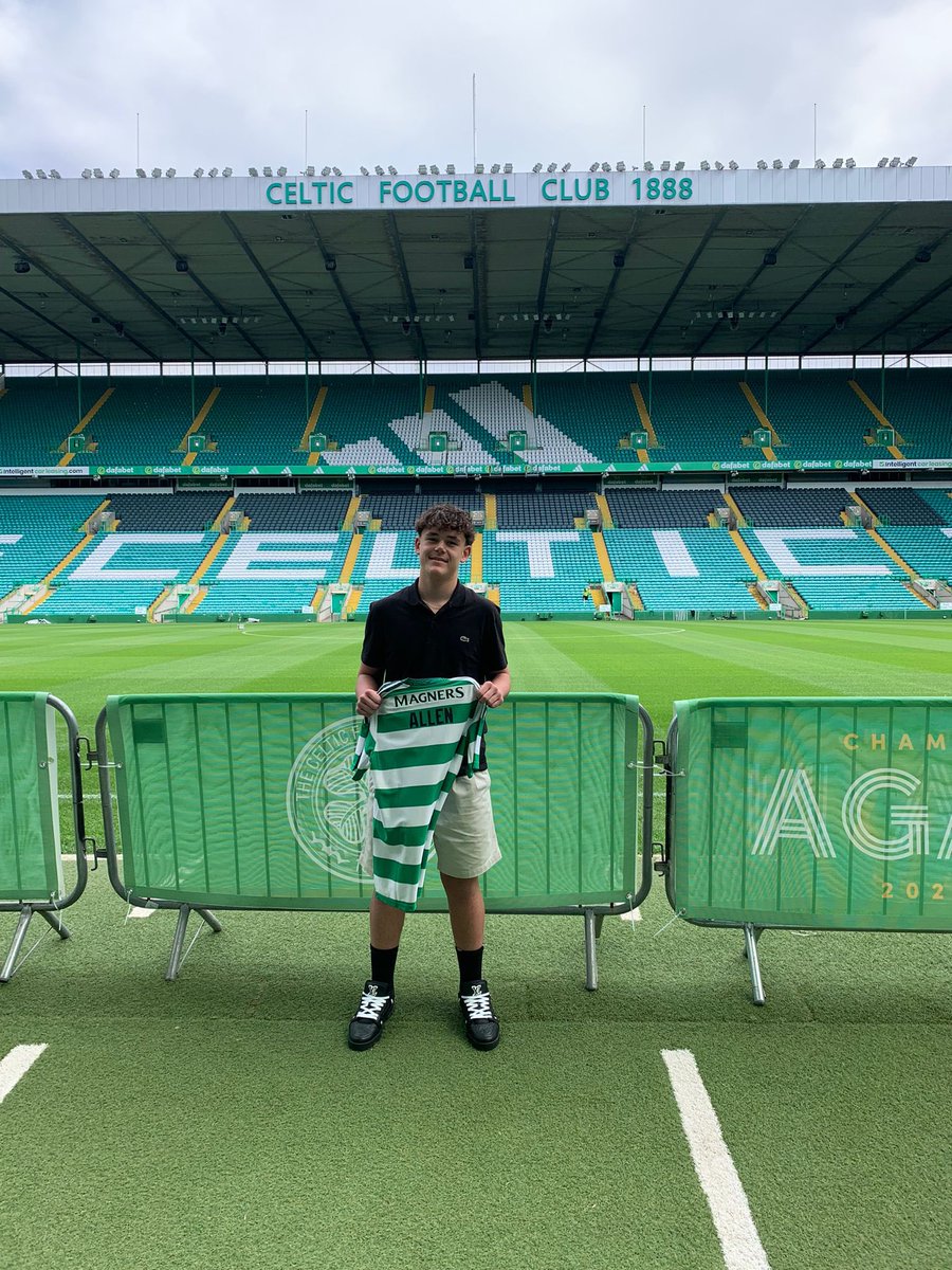 SO very proud of my 14yr old nephew signing with <a href="/CelticFC/">Celtic Football Club</a> this week! This lad is going to go far 🥰 Such a great kid, my sister’s done a great job of raising him! (sorry I failed as an aunty &amp; it’s not rugby folks 😂) #football