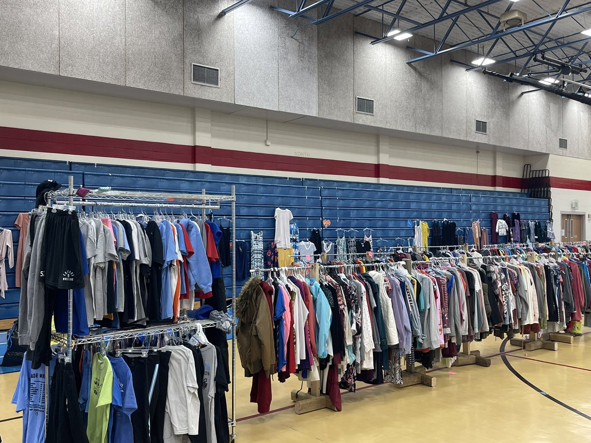 MCE_EastEagles's tweet photo. Mill Creek Give-Away is today- Saturday!1-3:00 PM at Mill Creek East Elementary school in Clayton. LOTS of great stuff for the kids back to school and it’s all free! @MillCreekSupt @StaceyMonnett #EA3 #ssBO https://t.co/BYn61DwVHQ