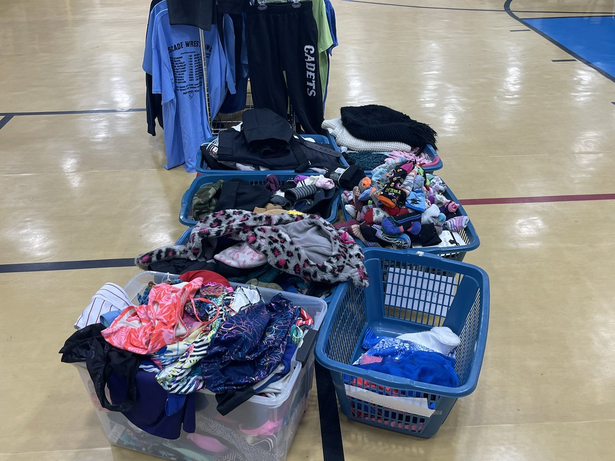MCE_EastEagles's tweet photo. Mill Creek Give-Away is today- Saturday!1-3:00 PM at Mill Creek East Elementary school in Clayton. LOTS of great stuff for the kids back to school and it’s all free! @MillCreekSupt @StaceyMonnett #EA3 #ssBO https://t.co/BYn61DwVHQ