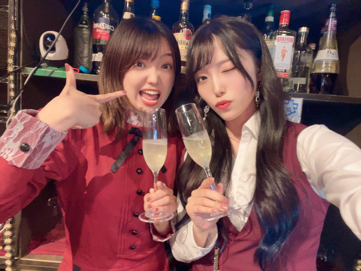SenaMitsuki's tweet photo. BIRTHDAY EVENT
ありがとうございました🎂

たくさんの方が会いに来てくださってとっても嬉しかったです.

たくさんのプレゼンもありがとうございました🎁

お菓子やフードも喜んでもらえてよかった〜
またお会いできるのを楽しみにしております. https://t.co/ZkNz0Vc3I4
