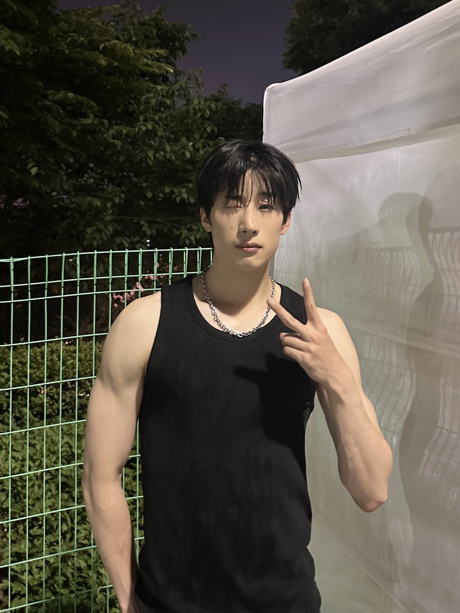 HanSeungWoo_twt's tweet photo. [📸]
2024.07.13
UPLOUNGE CLUB : POOL PARTY in Banyantree Vol.3 Behind Photo💜

#한승우 #HANSEUNGWOO https://t.co/Ukv9ewjhJH