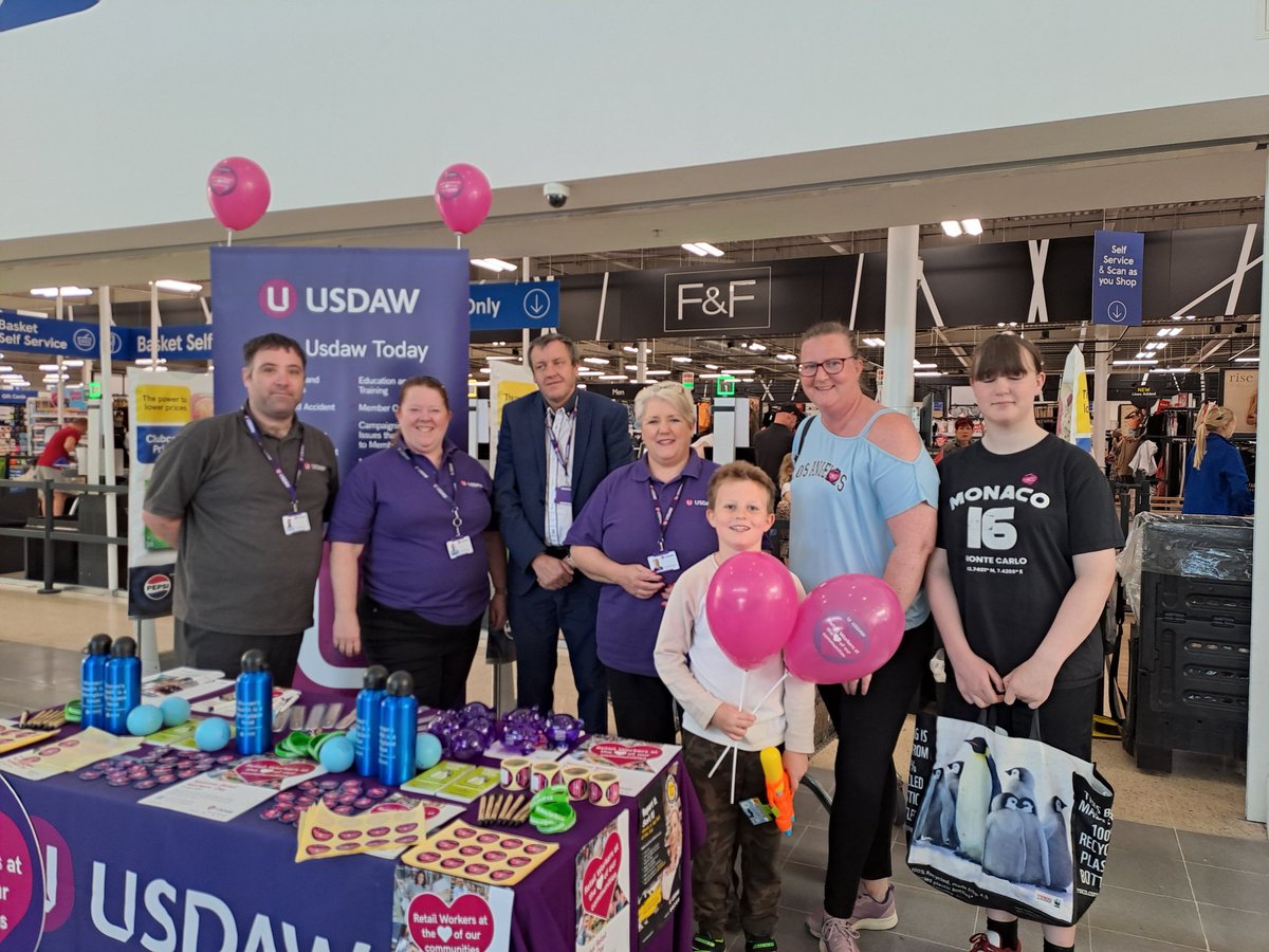 Renburlin09's tweet photo. Celebrating National Retail Workers Day at Tesco West Durrington with Academy 2 Rep, @NeilButcha29780, Academy 1 Rep, @GillPaterson3 , Academy 1 Rep @isted83 .
@rabdonnelly2010 @gulljamie1 @michael34145261 @PaddyLillisGS @DaveMccrossen @DanielAdams79 @UsdawSouthern  @UsdawUnion https://t.co/no6JG7x5K3