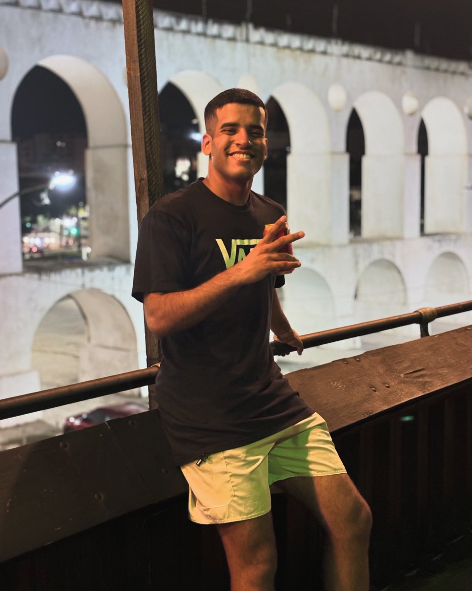 KaioLRB's tweet photo. Deixar registrado aqui uma noite leve de samba 📝😮‍💨 https://t.co/d5ZaEibzkb