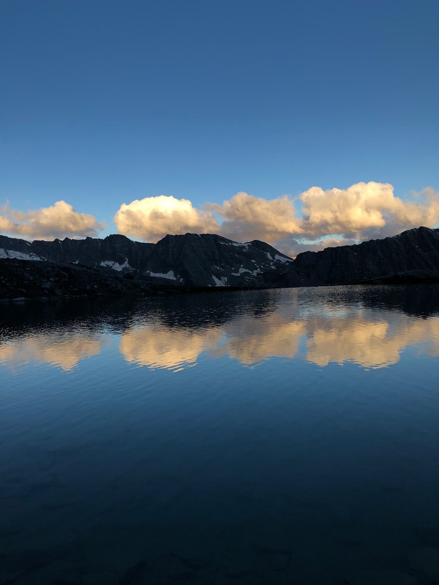 Giroparchi's tweet photo. #GiroparchiNatureTrail Day 4.
After seeing the 🚁 helicopter bringing supplies to the refuge, we started our day walking towards Rifugio Chabod and then got back to the camping. 

Today’s theme was 🐰 "life on Earth": we took the chance to speak about our local flora and fauna. https://t.co/dA6gSI91Wg