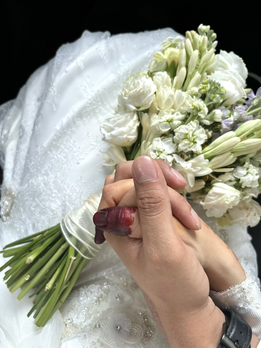 nadiarsl's tweet photo. Got myself a husband today, feeling like the luckiest person alive 🤍 https://t.co/PIPVpzusY2