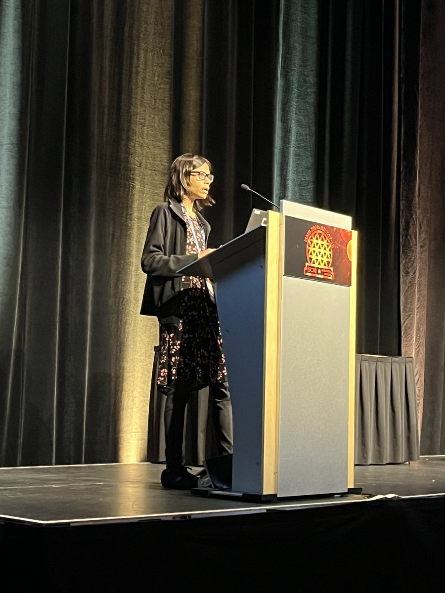 HiTSeq's tweet image. #ISMB2024 We open the @HiTSeq track with our wonderful first keynote speaker, Sushmita Roy @sroyyors, enlightening us about how changes in 3D genome organization lead to transcriptional changes and unsupervised learning methods for regulatory genomics! #algorithms #genomics