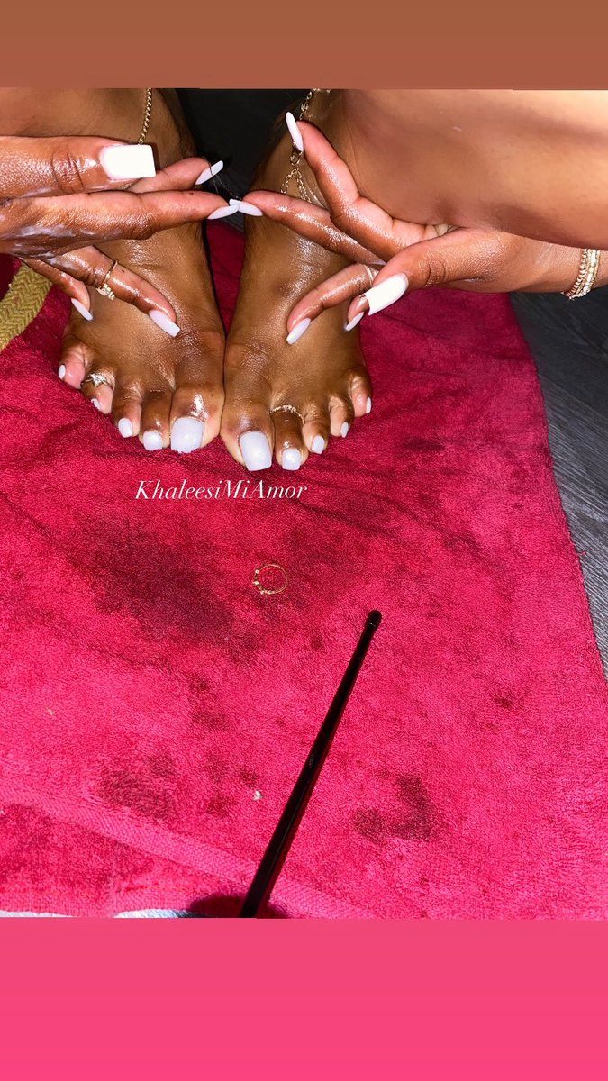 KhaleesiMiAmor's tweet photo. Licking all the cream off my hands + feet like a dripping ice cream cone 🍦 

Is that tasty, Loser?😏

Findom Findomuk paypig finsub humanatm degrade sph cashmeets worship footworship dark ebonydomme goddess mistress prettyfeet task tinyfeet messy toelover content  lick sub https://t.co/U0F0Thw4Hf