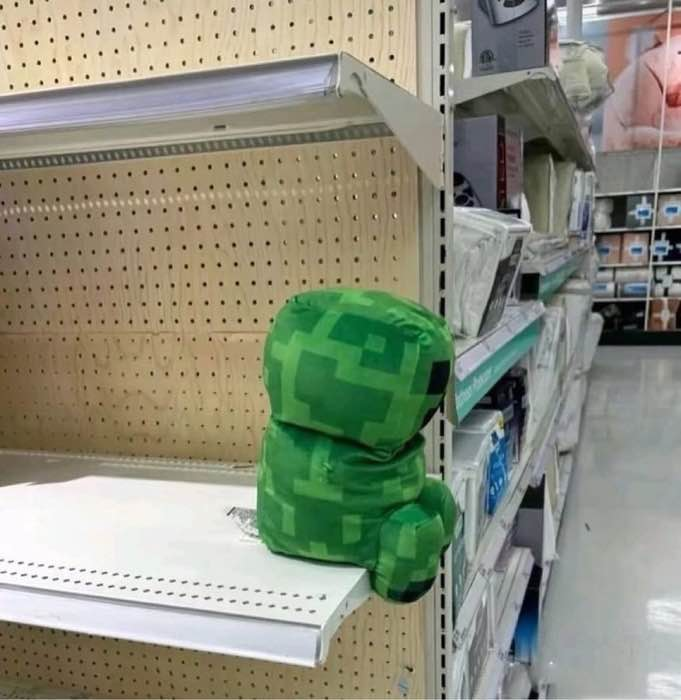 Enderman's tweet photo. Who hurt bro https://t.co/tzr53UJXWW