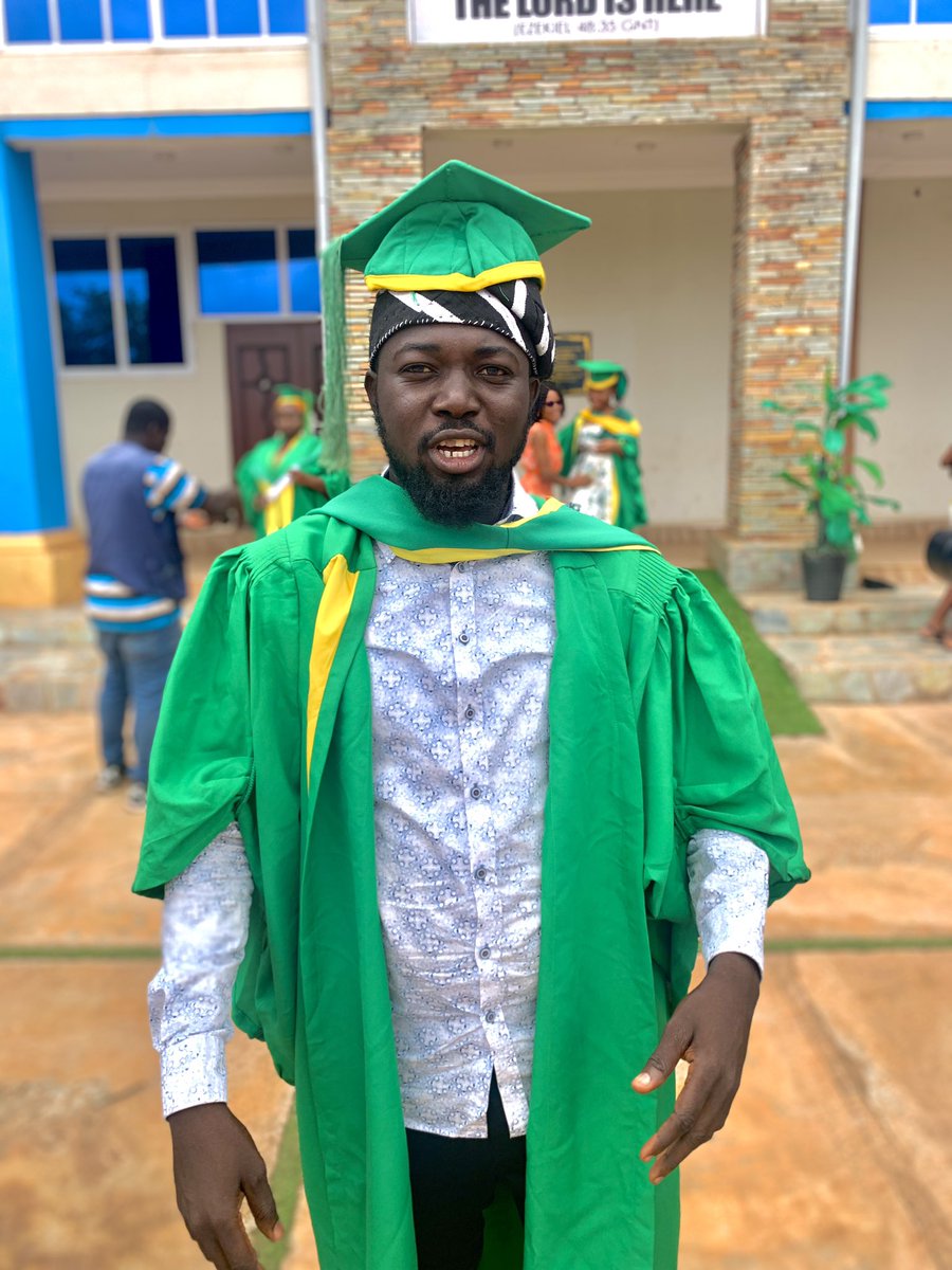 's tweet image. Alhamdullilah! Alhamdullilah! 

Thrilled to announce my graduation with an HND in Communication at Institute Of Business Management And Journalism. Grateful for the support and looking forward to the new opportunities ahead. 

Congratulations 🎉🎈🍾🎊 
#WeGrow #HopeDey