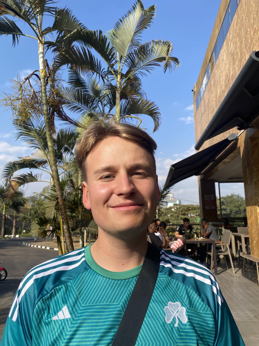 brassmannen's tweet image. Klippte mig i Rwanda👍tror frisören fick lite feeling
