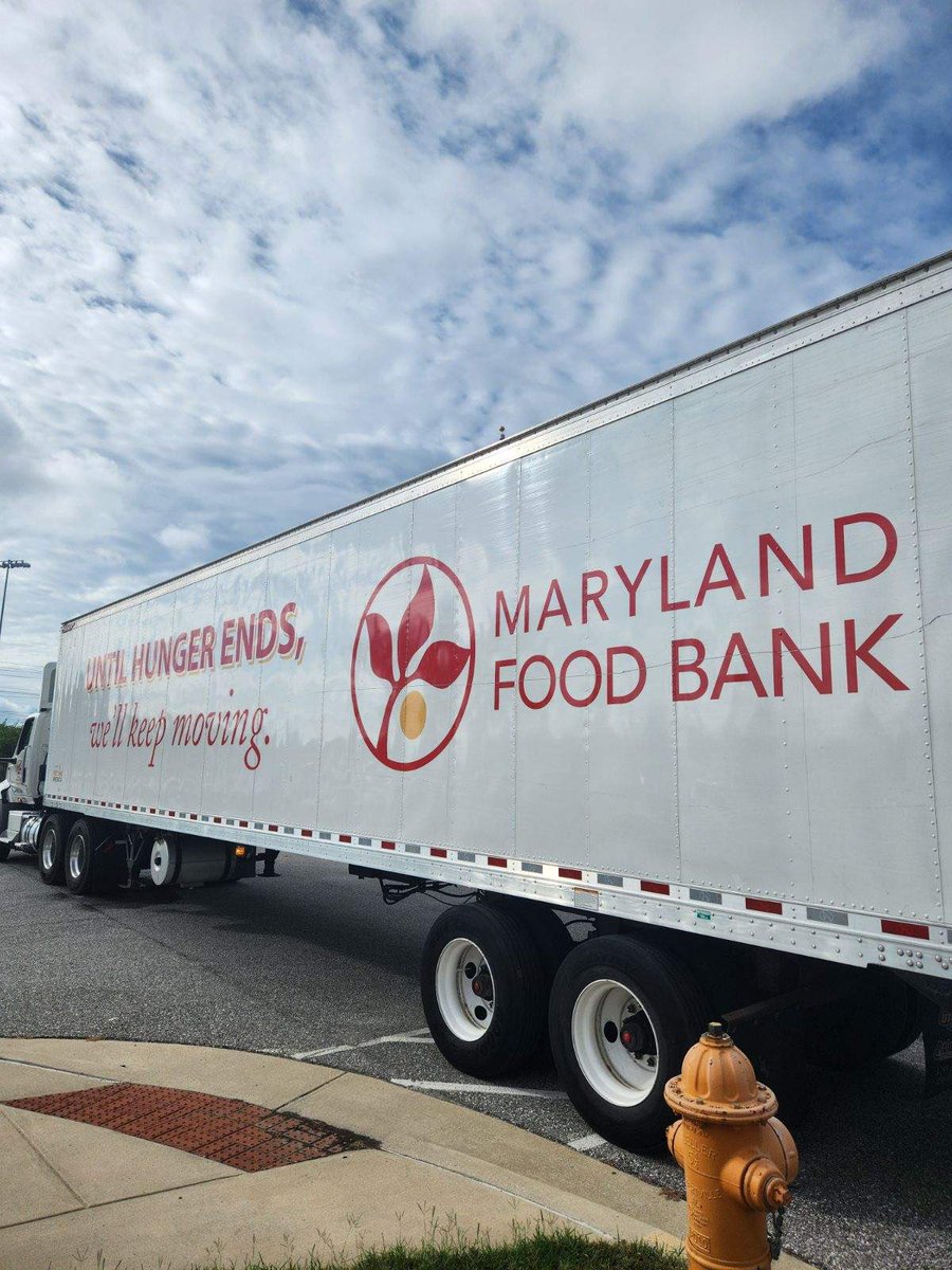 TheMDTA's tweet image. Team MDTA and MDTA Police volunteered at a food distribution event helping communities impacted by the Key Bridge collapse this morning. #KeyBridgeRebuild