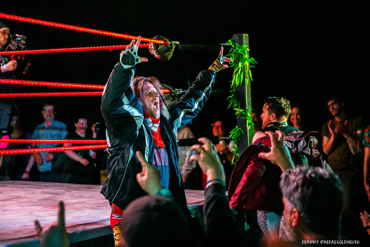 Daniel Makabe tweet media