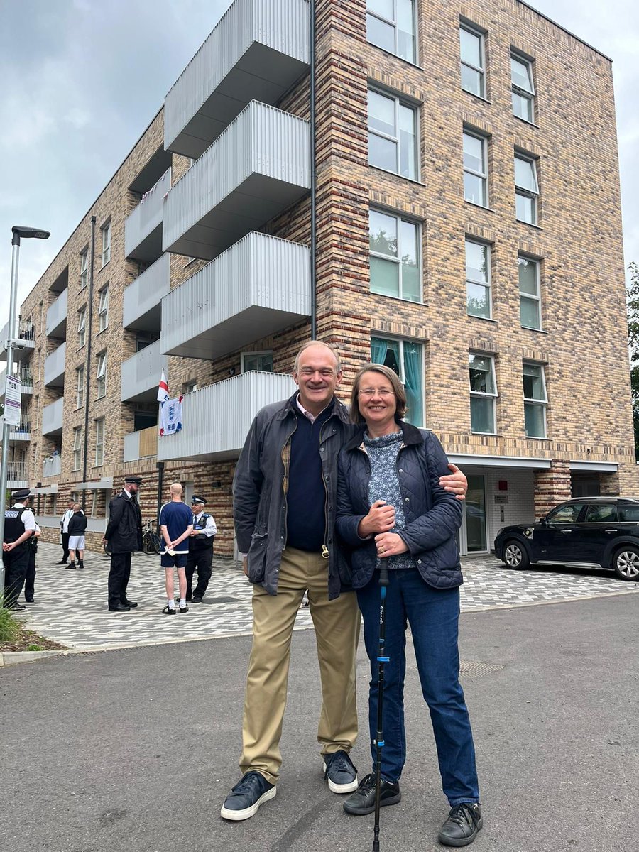 EdwardJDavey's tweet photo. Some of you may know that I met Emily on a Liberal Democrat housing policy working group.

Well, I was extremely proud to join her today in Chessington to visit some wonderful new council homes she’s made happen as the Housing lead on Kingston Council. https://t.co/IZ04FtzQdK