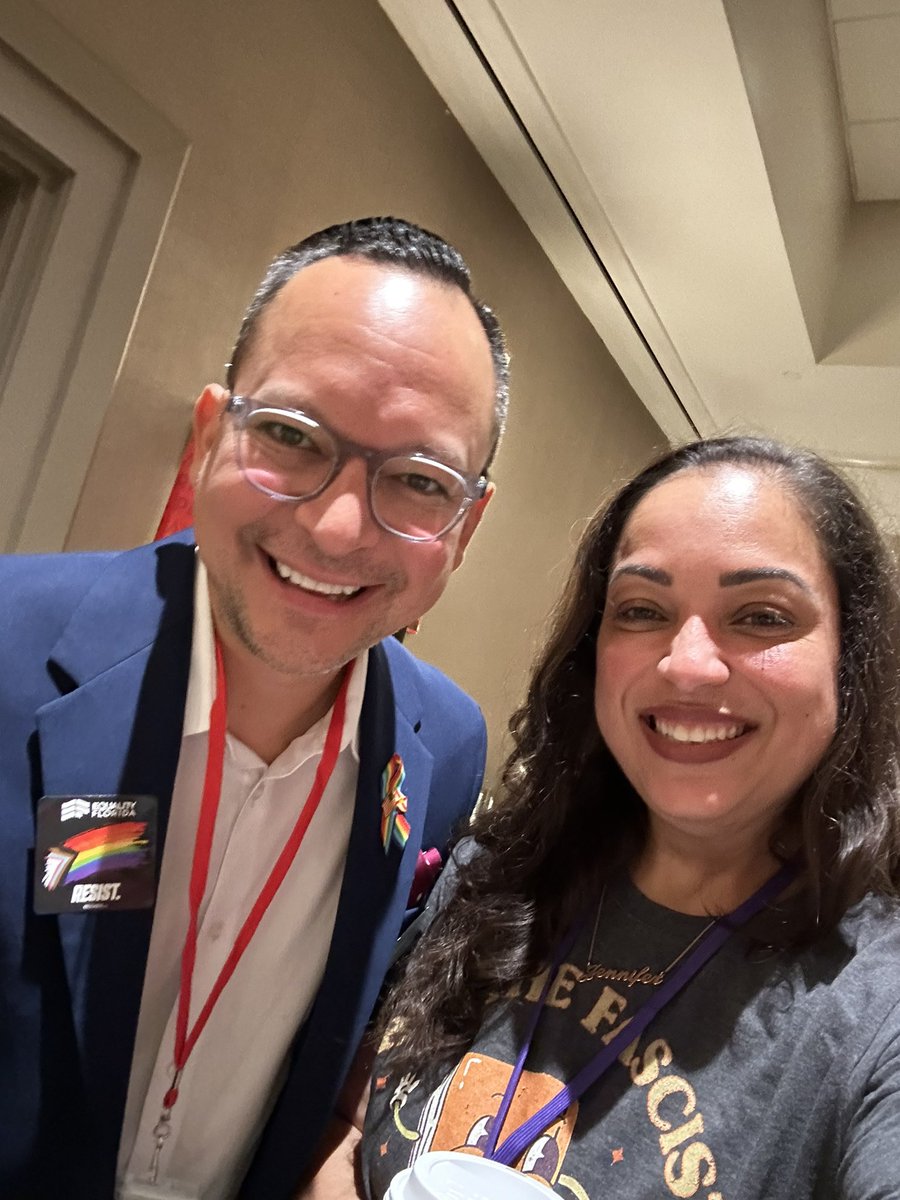 Desa_Jennifer's tweet photo. Look who I met at the @PENamerica Unified Voices Summit! So proud of the work @CarlosGSmith does for Floridians. ❤️🧡💛💚💙💜 https://t.co/OHhKct6Jmi