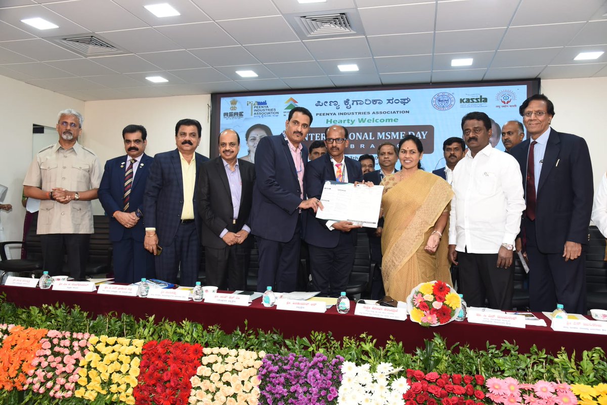 ShobhaBJP's tweet photo. Mr. Rameshchandra Lahoti, President of FKCCI; Mr. MJ Rajagopal, President of Kasia; Dr. S. Devarajan, President of BCIC; and Mr. Sachin B Sabnis, President of Udyog Bharat, and other esteemed dignitaries were present.
@minmsme
2/2 https://t.co/Cs7okmH7IS