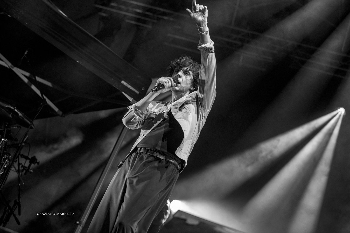 impressioni61's tweet photo. Nemmeno la pioggia ci può fermare!🐺
#ErmalMeta #ILupiDiErmal
#Buonafortunatour 🍀
#SeguilaBalena 🐋
#Alpaa
#Varallo https://t.co/TPMpXxwFsC