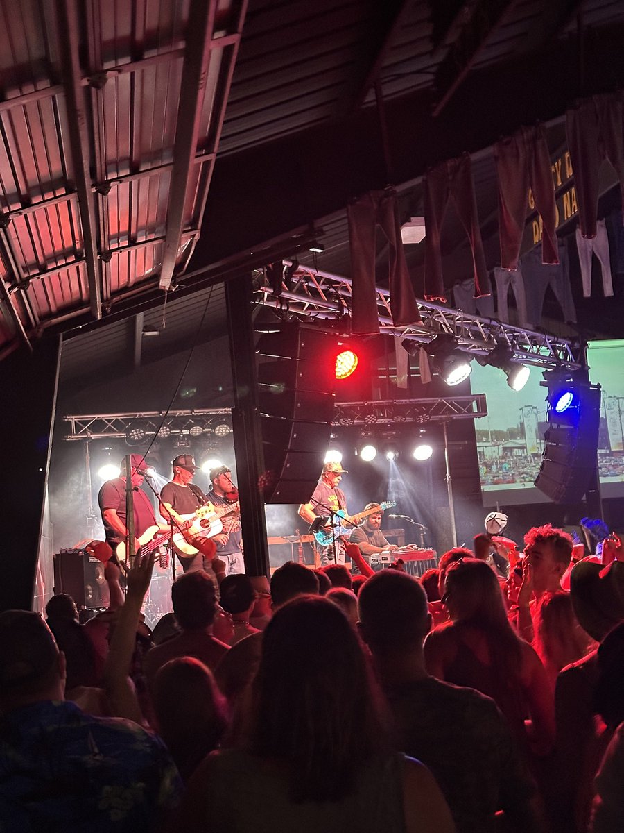 OlsenMediaEnt's tweet photo. From Friday night in the @Hodag Pavilion with @outlawdband 

O.M.E Lighting Production | Cool City Sound Production https://t.co/HPOhScYZmg