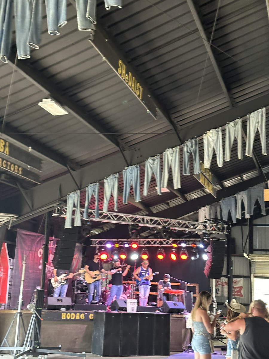 OlsenMediaEnt's tweet photo. From Friday night in the @Hodag Pavilion with @outlawdband 

O.M.E Lighting Production | Cool City Sound Production https://t.co/HPOhScYZmg