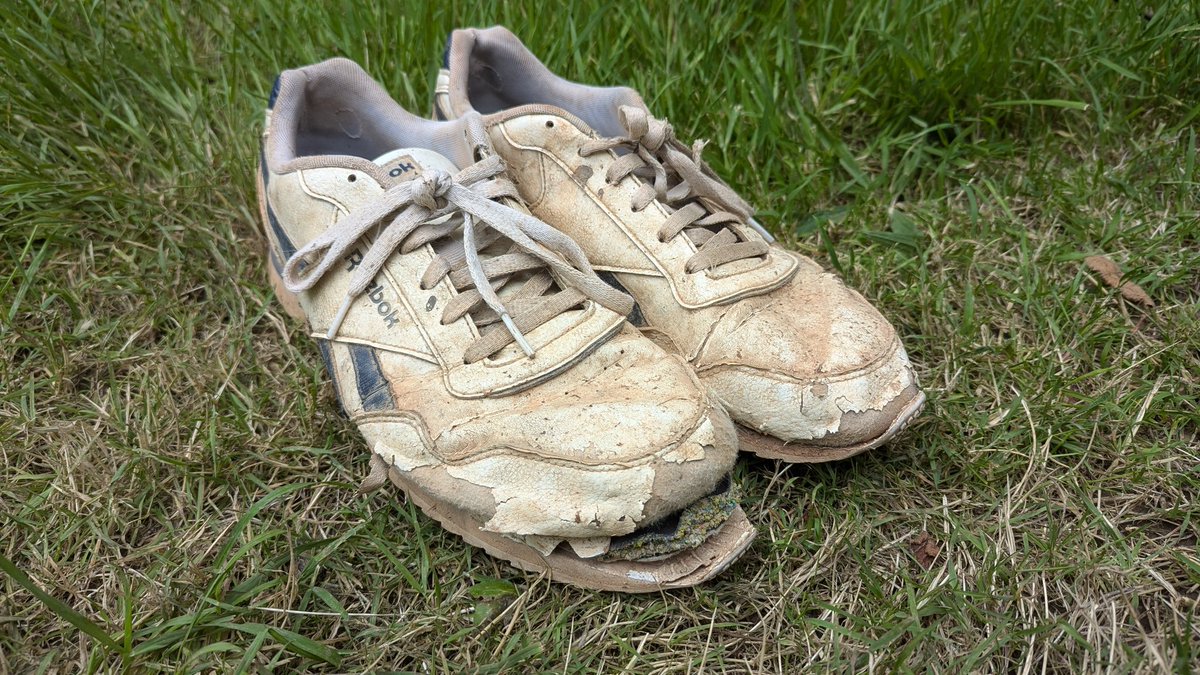 alex_read13's tweet image. Hey @Reebok,
Are you ever planning on making quality products again, or should I just find another company for trainers..?