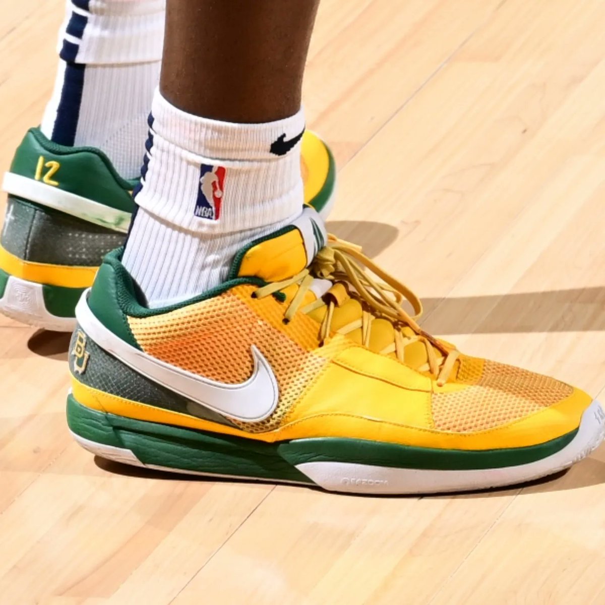 HOOPmag's tweet photo. Kobe 5 Protro Jewell Loyd PE ⏩ Ja 1 Baylor Bears PE ⏩ MB.03 "Lo Team" (worn by Skylar Diggins-Smith) ⏩ LeBron NXXT Gen AMPD Bronny James PE ⏩ AE 1 "McDonald's All-American" PE ⏩ All-Pro Nitro "Paris Games"
#WNBAKicks
#NBAKicks https://t.co/pgUyJMRHSU