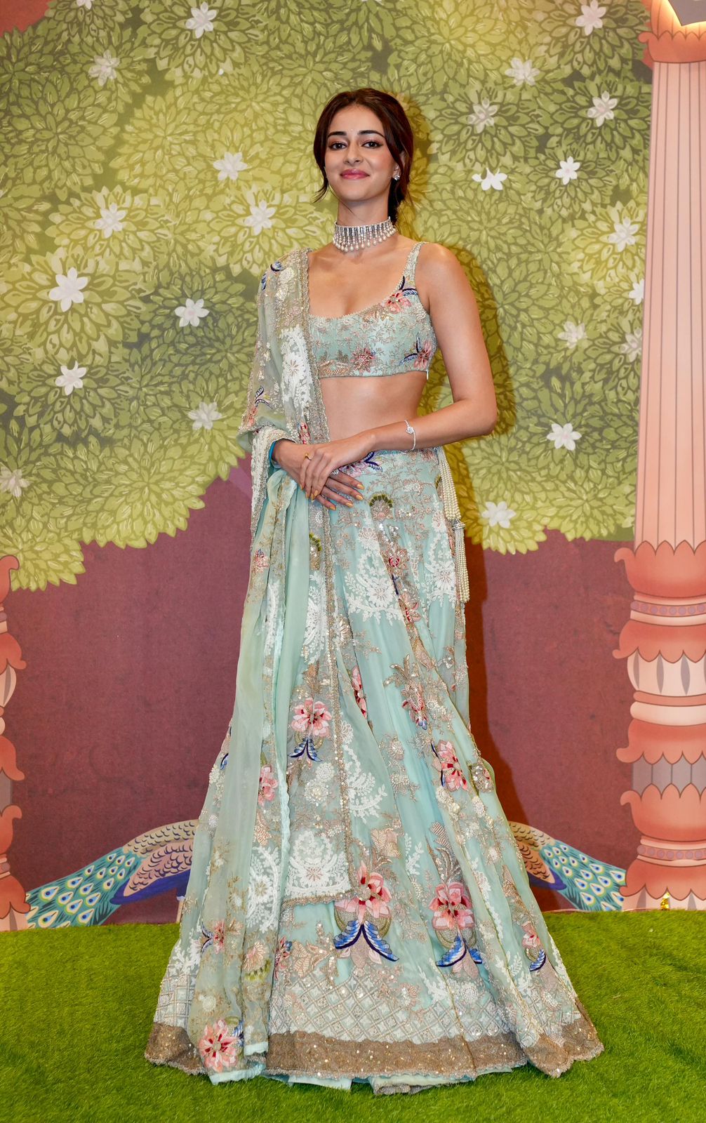 Image Hot Actress Ananya Pandey | iiQ8 Indian Best Heroine AnanyaPandey