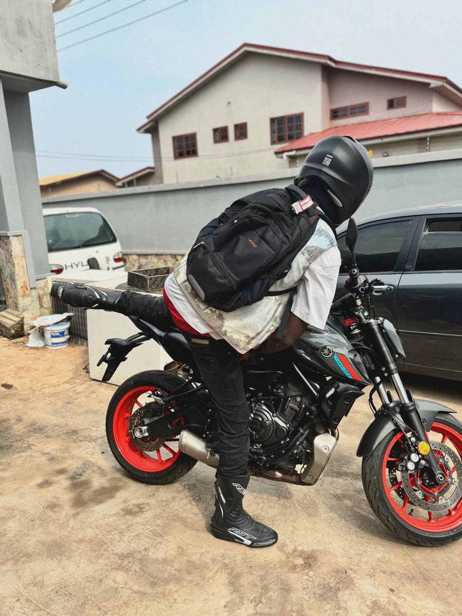 svmora_music's tweet photo. Music in my soul, and the open road at my feet. Living for the thrill and just Embracing the rhythm of the road and the beat of my heart. Music and motorcycles - my ultimate passions! 🎵🏍️ #SoulfulRider  #Motorcycles  #music #LivingOnTheEdge #RideOrDie  #MusicIsLife  #Adventure https://t.co/pVDhuk0f0Q