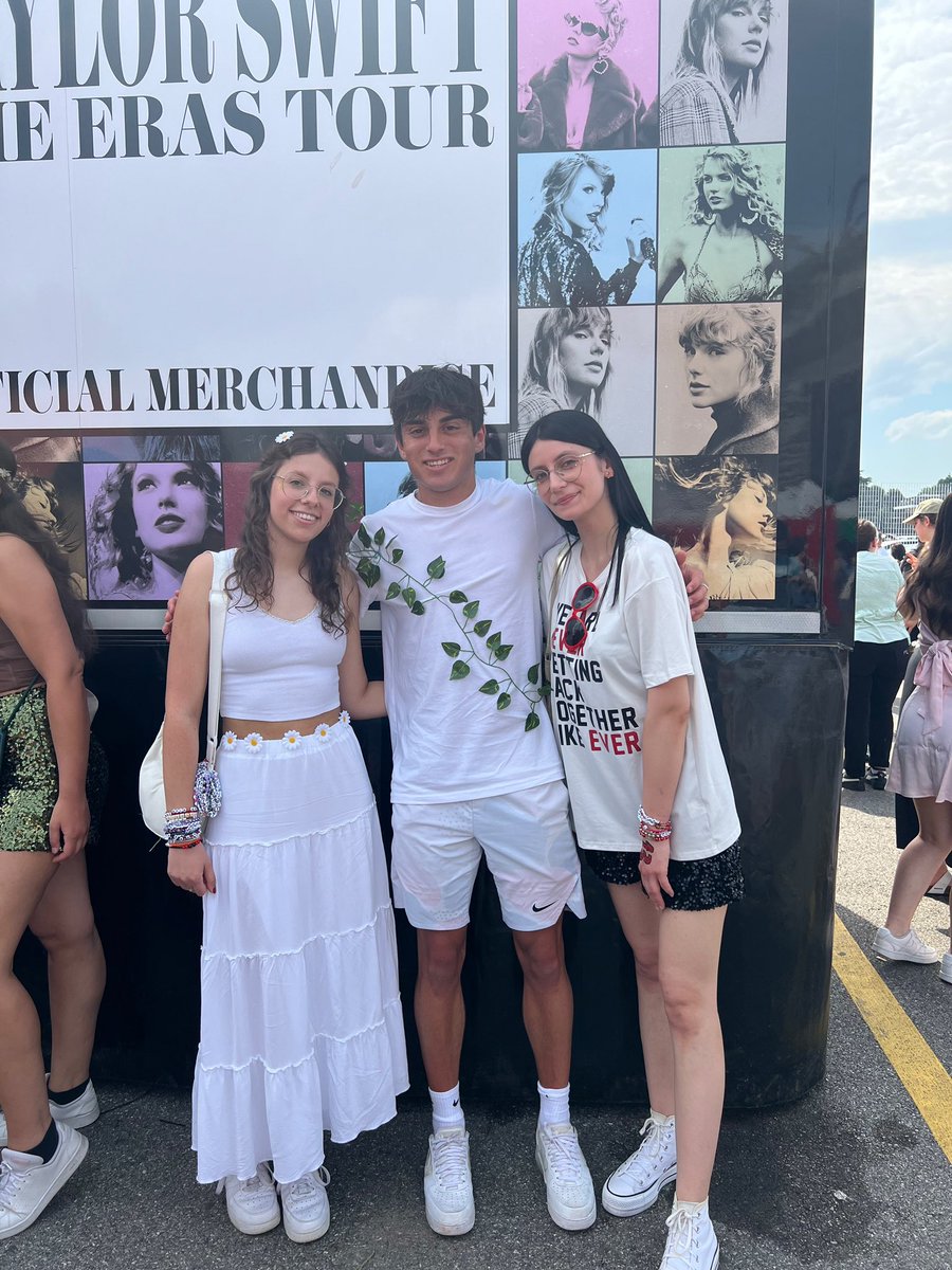 the life of lina ❤️‍🔥 tweet media