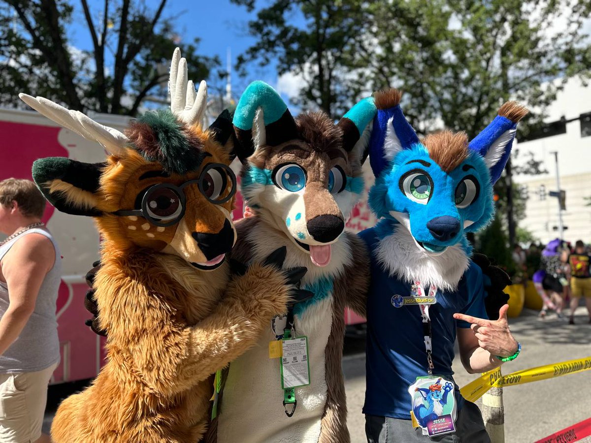 JesseBlueFox's tweet photo. We have our mother's eyes 🥺. 

I love our @PyropeCostumes family 💙💙💙

#Anthrocon24 https://t.co/yBwWu35l1C