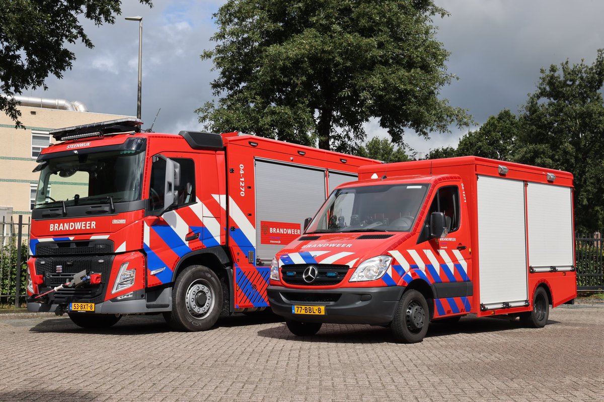 De huidige en nieuwe HV van brandweer Steenwijk. #brandweer #Steenwijk