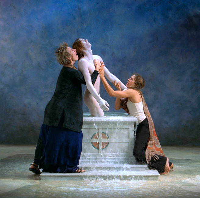CrisConsuegra's tweet photo. Comprendí la complejidad del lenguaje de la imagen gracias a Bill Viola. Su ferocidad y combustión. Su polisemia. Su misticismo revisado lo sitúa entre los mejores creadores de la historia del arte. DEP. #billviola https://t.co/KzAKtKJCBe
