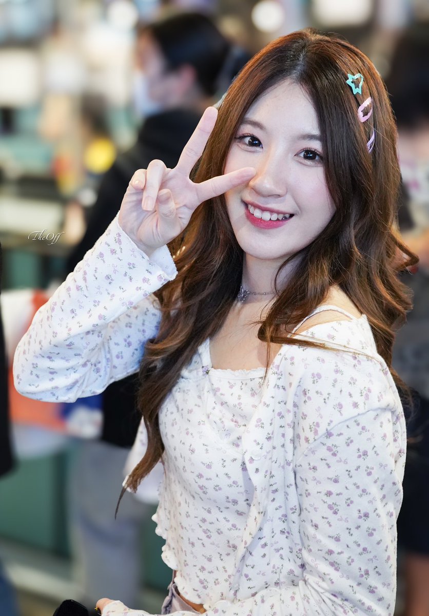 offoffvi's tweet photo. ┏━💛　┏━🎤
     GOOD NIGHT 
　　☁️━┛　┗━🌻
゜ ∧🍊∧　 ＊　|
＊(๑• •๑) 。.＿ノ ｜ 。
　oU_Uo＊＼＿／　＊
#ChampooCGM48

ดีใจที่ได้เจอแชมแชมวันนี้น้า คืนนี้พักผ่อนเยอะๆ พรุ่งนี้เจอกันคับ https://t.co/IEUT2ZDW7B