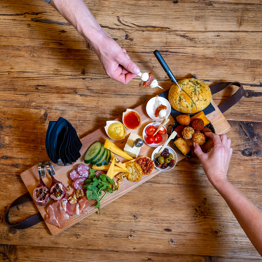 Sharing is caring! Onze borrelplank.
Met wie kom jij genieten?