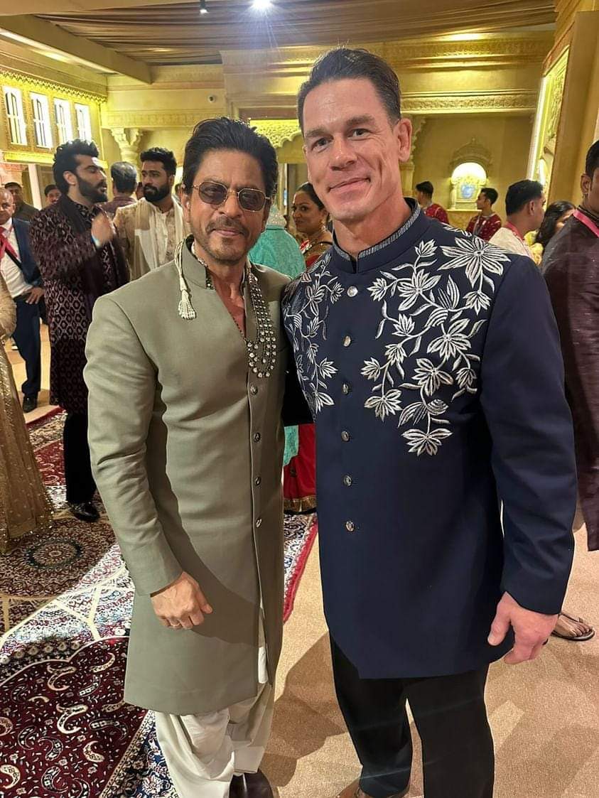 iamHa55an's tweet photo. Wow! What a Frame 💥❤️

@JohnCena met @iamsrk 🙏🏻👑

#ShahRukhKhan #JohnCena #AnantRadhika #AnantRadhikaCelebration https://t.co/3g4dlwoCKc