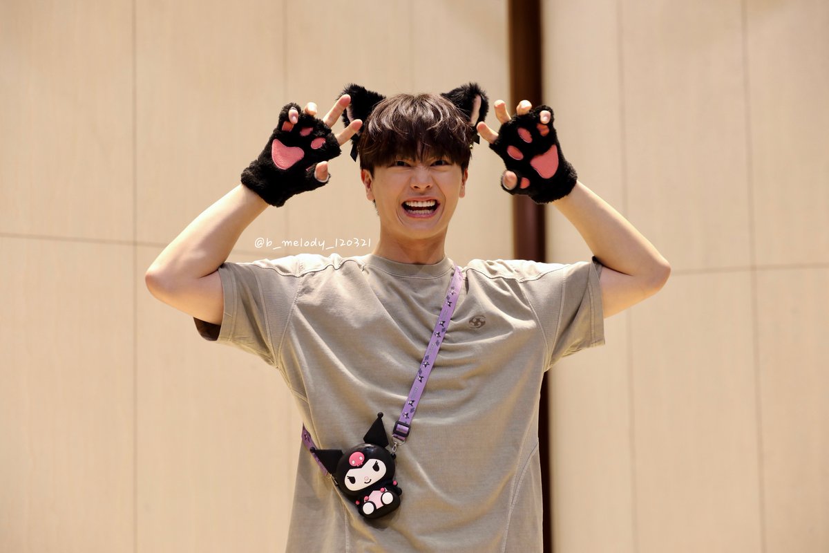 240609 육성재 에버라인 대면 마지막팬싸 

쿠아앙🐱✨

<a href="/BTOB_6SJ/">육성재</a> 
<a href="/YookSJ_official/">육성재(YOOK SUNGJAE)</a> 

#육성재를육성하라 #육성재를육성해 #육성재 #비투비육성재 #YOOKSUNGJAE