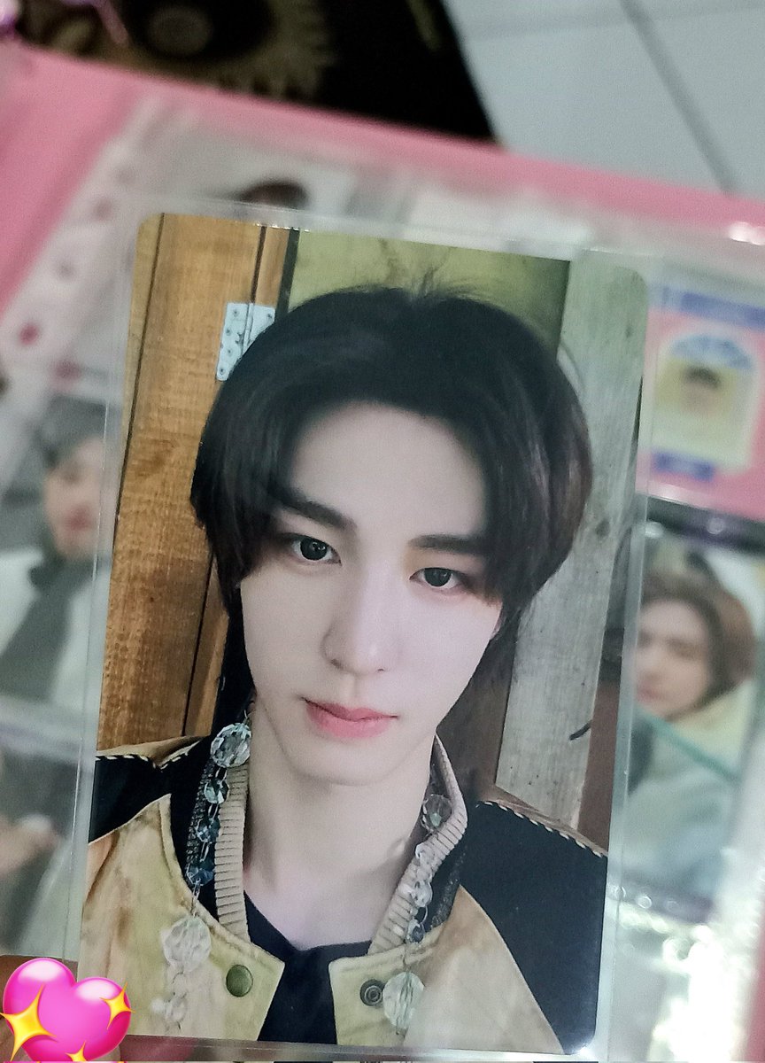 Raikatopination's tweet photo. Trims telah membelikan gua pc manusia tampan nan rupawan, makin degdegan aje buka binder tatap2an😵‍💫😵‍💫💗💗 @artofjims https://t.co/lbUnzYaiER