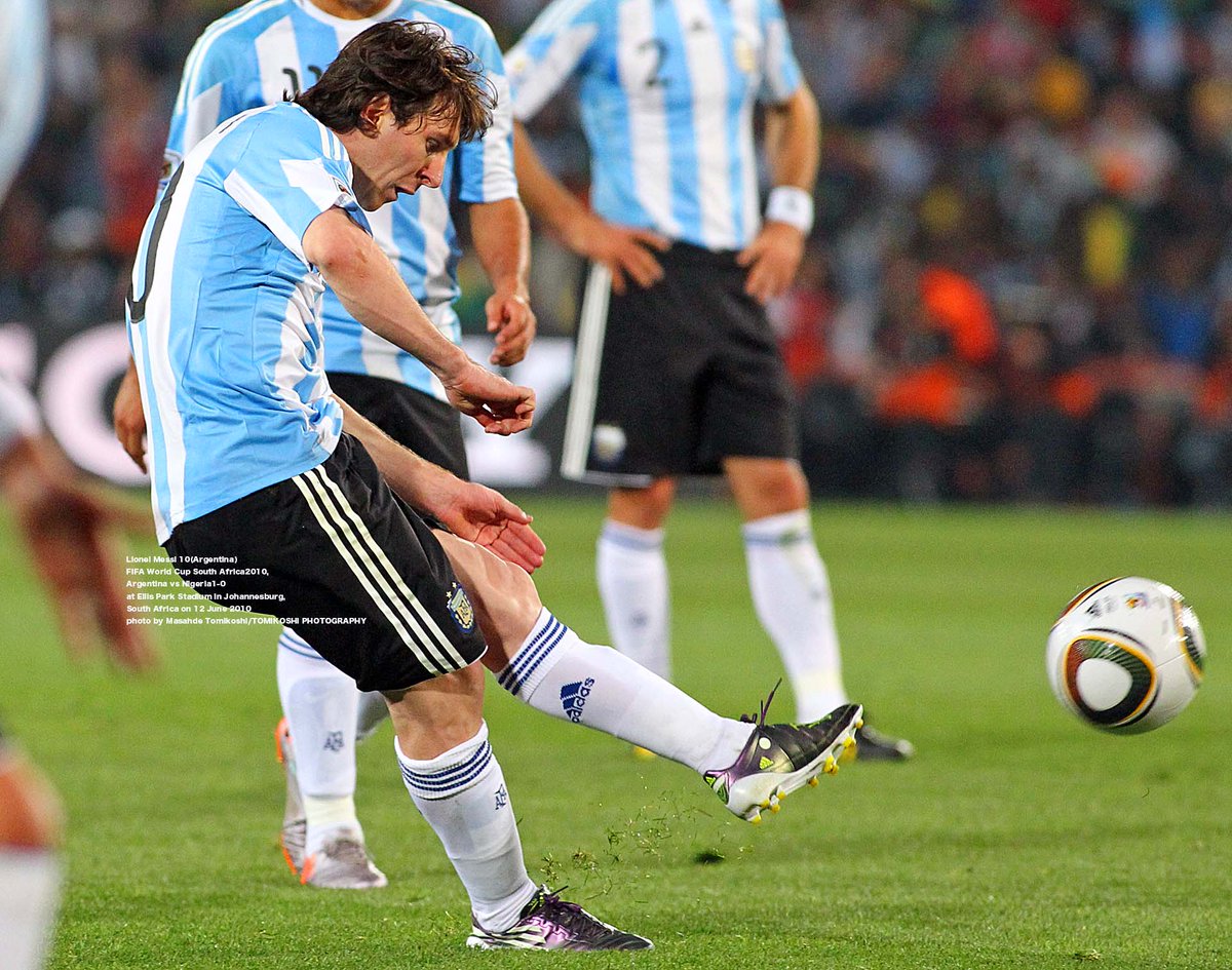 Lionel Messi 10(Argentina) kick FIFA World Cup South Africa2010, Argentina  vs Nigeria1-0 at Ellis Park Stadium in Johannesburg, South Africa on 12  June 2010 photo by Masahde Tomikoshi/TOMIKOSHI PHOTOGRAPHY, image size:1199x945