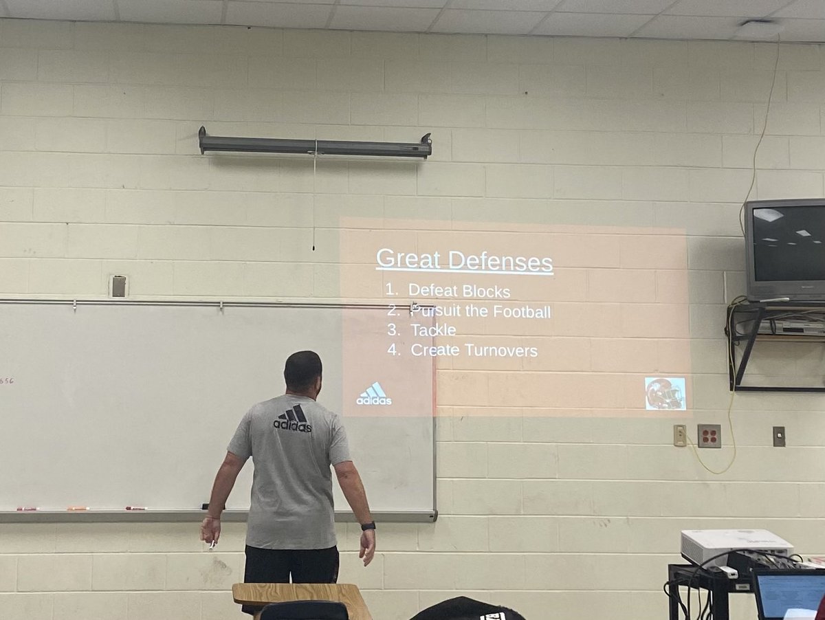 Northgate Football (@ngvikingsfb) on Twitter photo Linebacker play!!! Let’s go Coach Smith!! <a href="/Northgate_High/">Northgate High School</a> <a href="/ngfbrecruits/">Northgate Football Recruits</a> Linebacker play!!! Let’s go Coach Smith!! <a href="/Northgate_High/">Northgate High School</a> <a href="/ngfbrecruits/">Northgate Football Recruits</a>