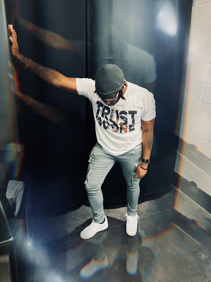 ORiantheArtist's tweet photo. #chrisbrownTHE1111tour #teamBreezy https://t.co/KwiCrpIFqD